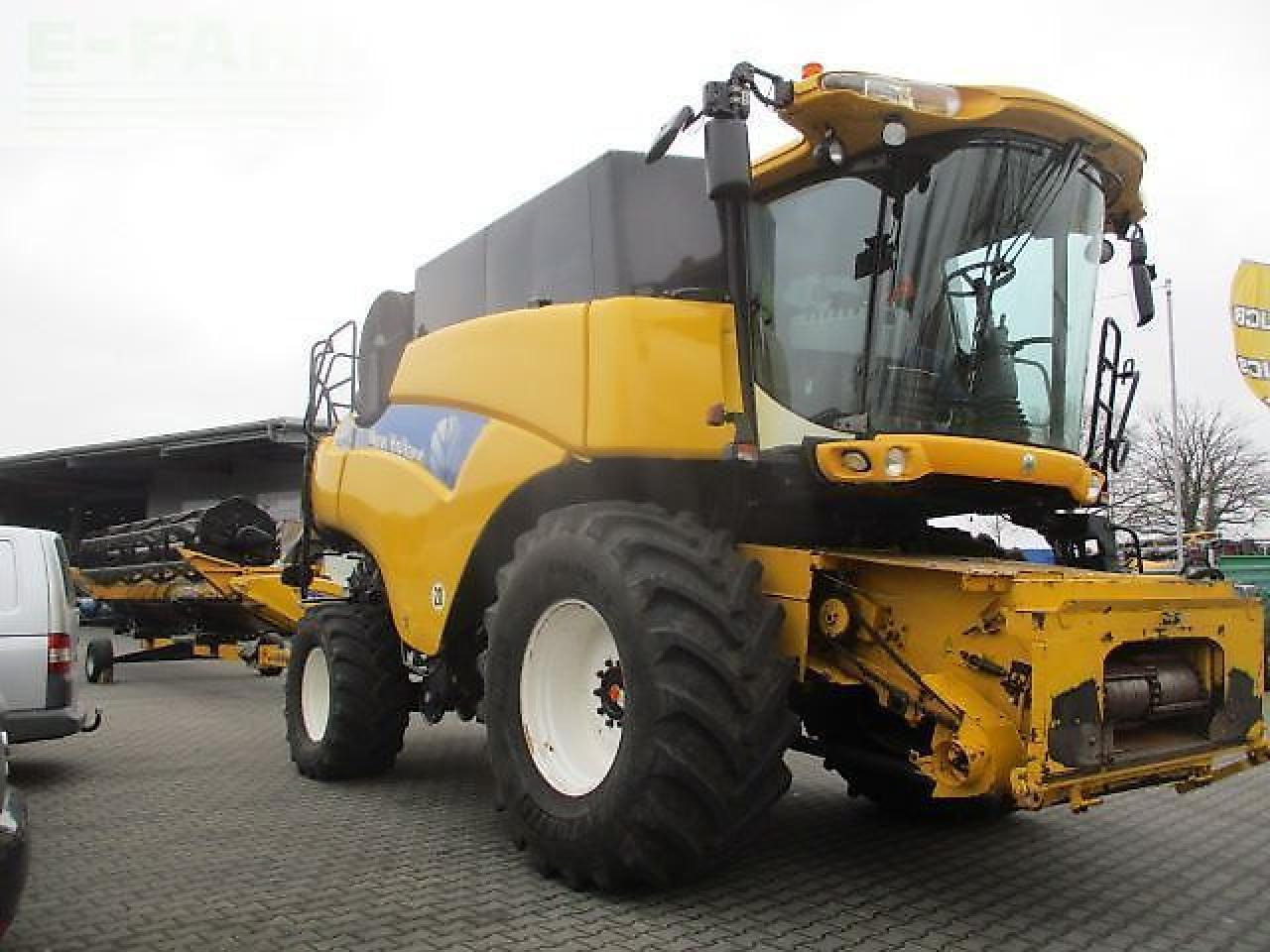 New Holland cr 9060 / cr9060 - Kombinovani kombajn: slika 3 New Holland cr 9060 / cr9060 - Kombinovani kombajn: slika 3