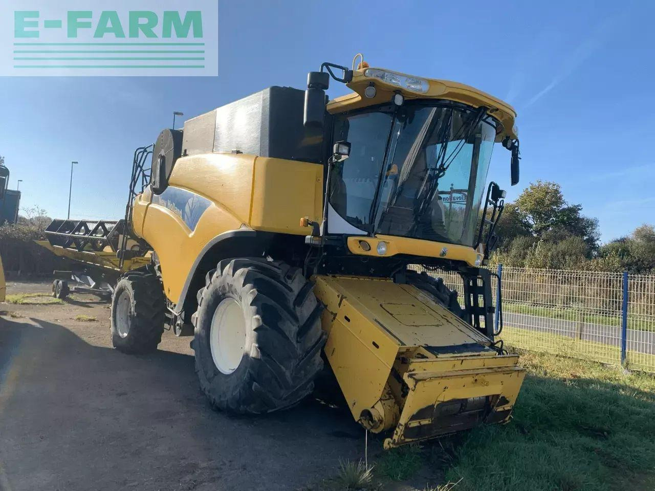 New Holland cr 9070 - Kombinovani kombajn: slika 2 New Holland cr 9070 - Kombinovani kombajn: slika 2