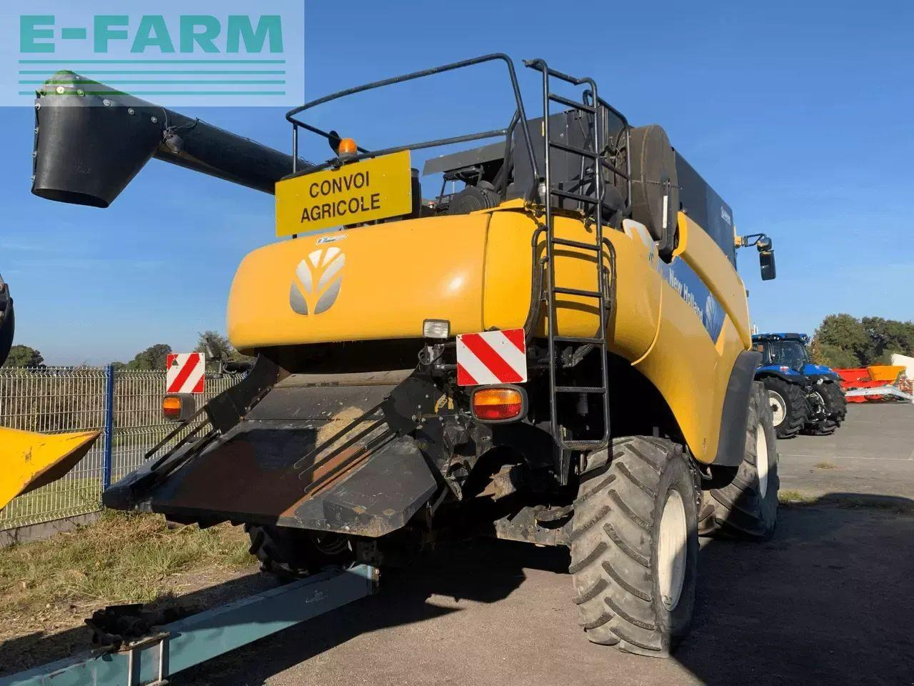 New Holland cr 9070 - Kombinovani kombajn: slika 3 New Holland cr 9070 - Kombinovani kombajn: slika 3