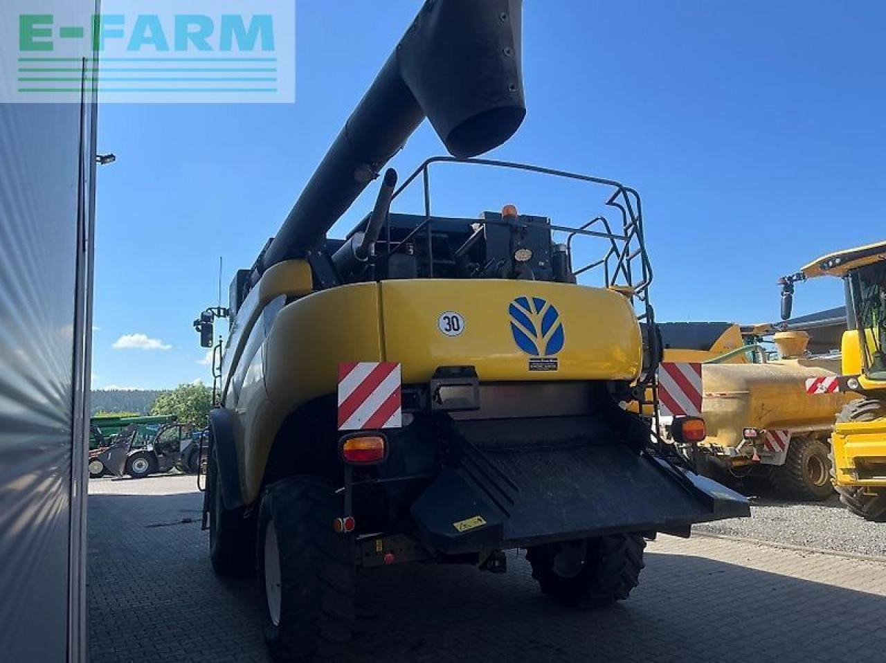 New Holland cr 9070 elevation - Kombinovani kombajn: slika 4 New Holland cr 9070 elevation - Kombinovani kombajn: slika 4