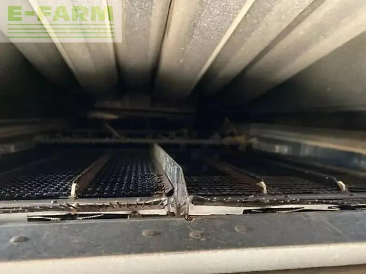 Kombinovani kombajn New Holland cx 8090: slika 7