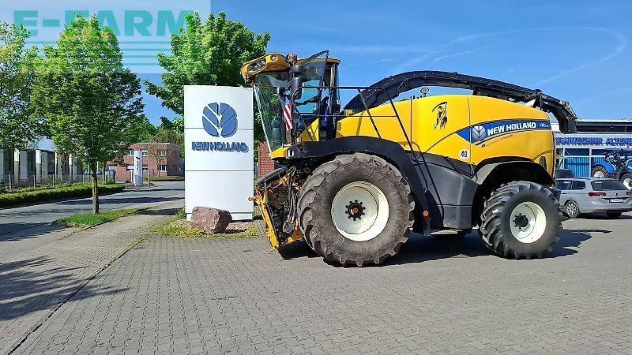 New Holland fr 700 / fr700 - Kombajn za stočnu hranu: slika 1 New Holland fr 700 / fr700 - Kombajn za stočnu hranu: slika 1