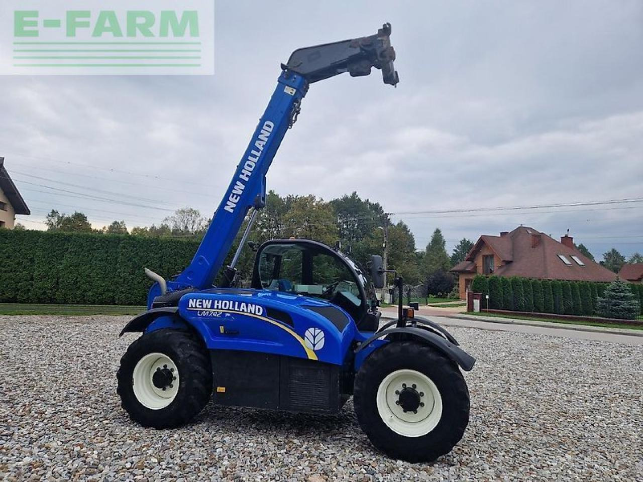 New Holland lm 7.42 - Utovarivač točkaš: slika 5 New Holland lm 7.42 - Utovarivač točkaš: slika 5