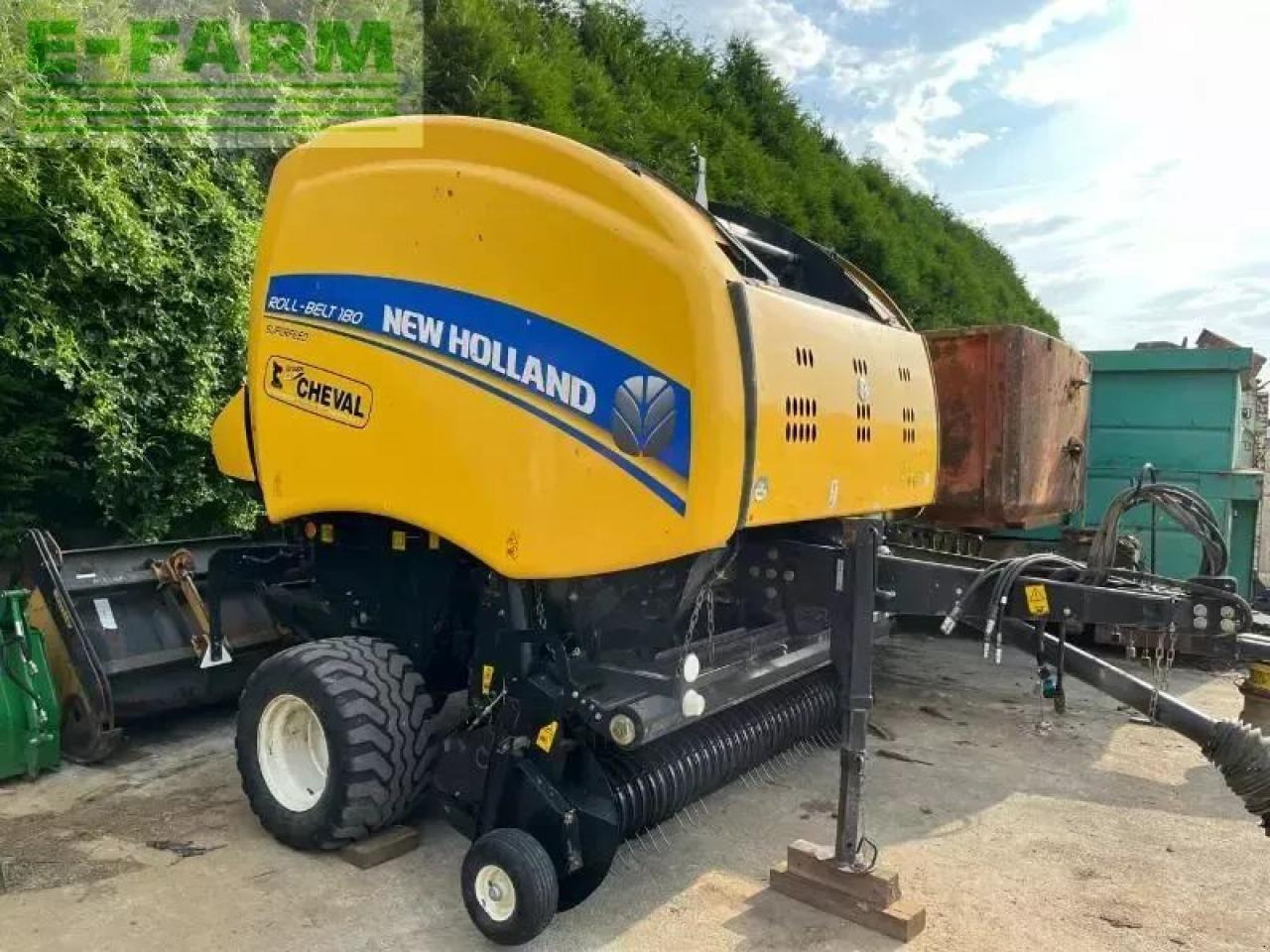 New Holland roll belt 180 - Balirka za kockaste bale: slika 2 New Holland roll belt 180 - Balirka za kockaste bale: slika 2