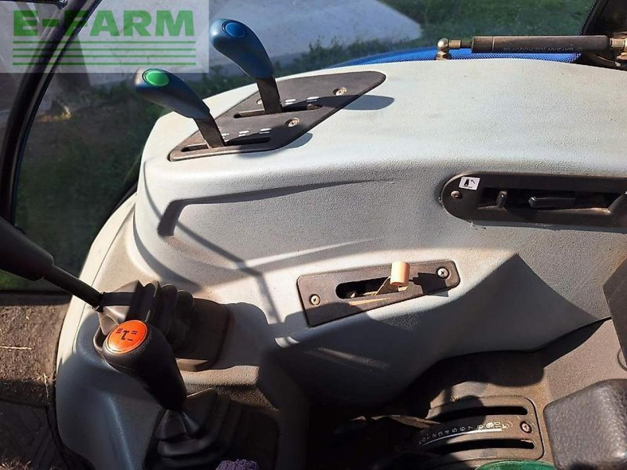 New Holland t4.75s S - Traktor: slika 5 New Holland t4.75s S - Traktor: slika 5