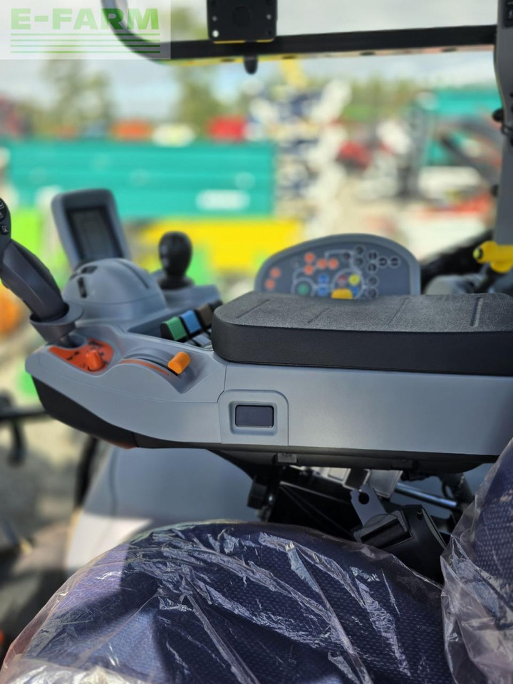 New Holland t5.110 dynamic command (stage v) - Traktor: slika 3 New Holland t5.110 dynamic command (stage v) - Traktor: slika 3