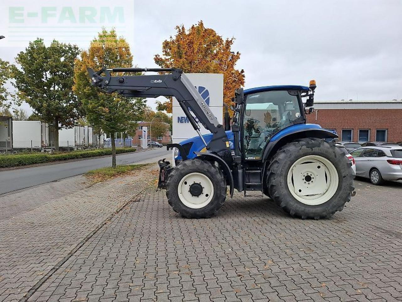 New Holland t6020 elite - Traktor: slika 1 New Holland t6020 elite - Traktor: slika 1