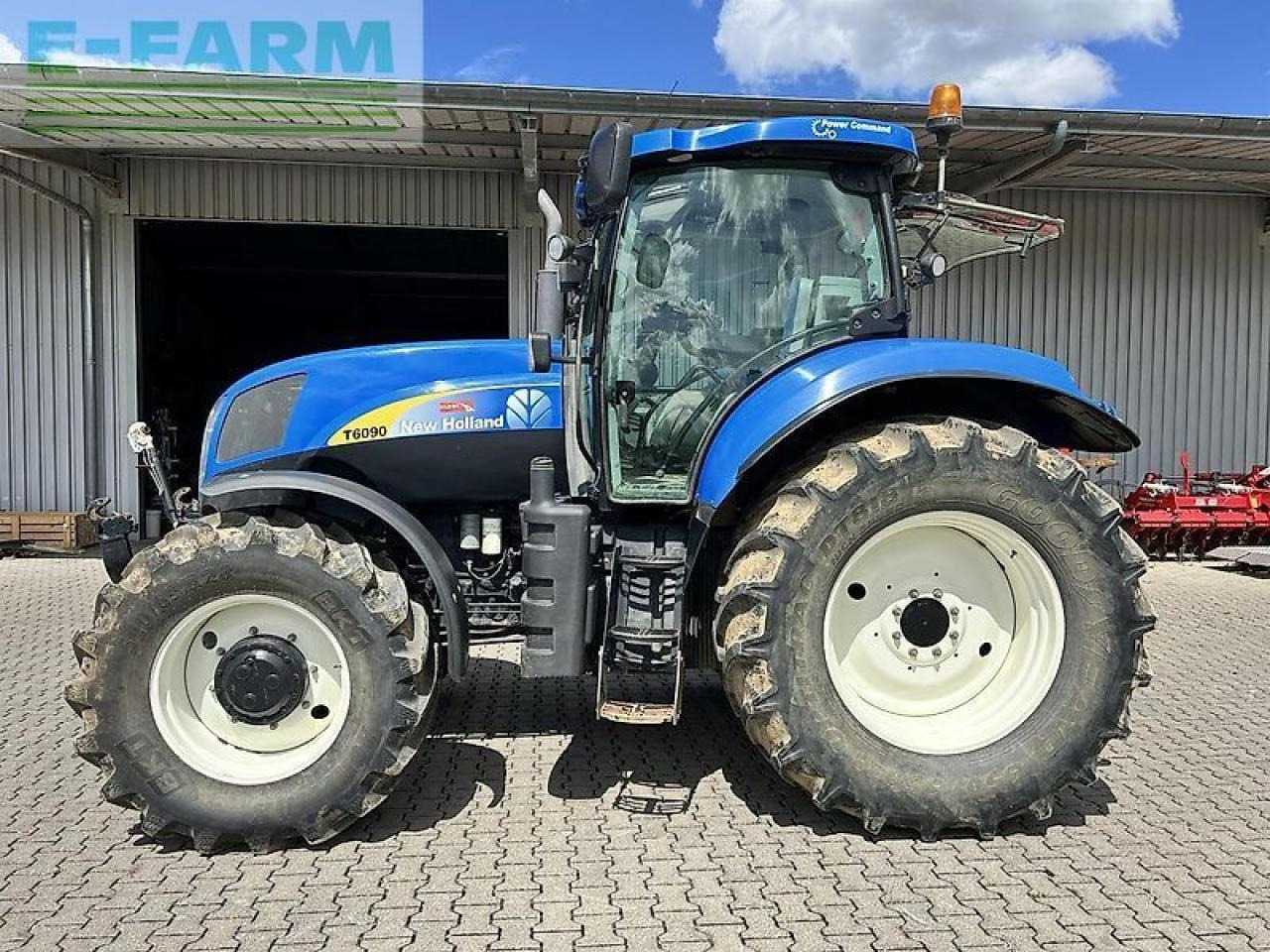 New Holland t6090 power command - Traktor: slika 1 New Holland t6090 power command - Traktor: slika 1