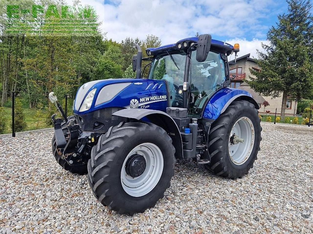 New Holland t7.225 autocommand blue power - Traktor: slika 1 New Holland t7.225 autocommand blue power - Traktor: slika 1