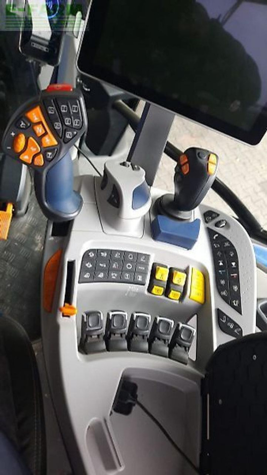 Traktor New Holland t7.300 ac plmi: slika 8