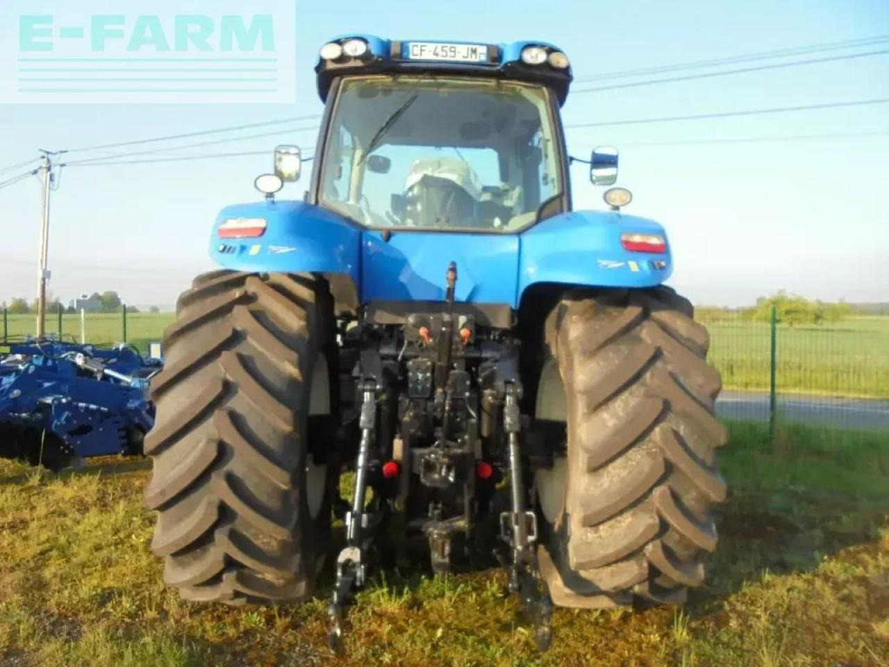New Holland t8.330 - Traktor: slika 3 New Holland t8.330 - Traktor: slika 3