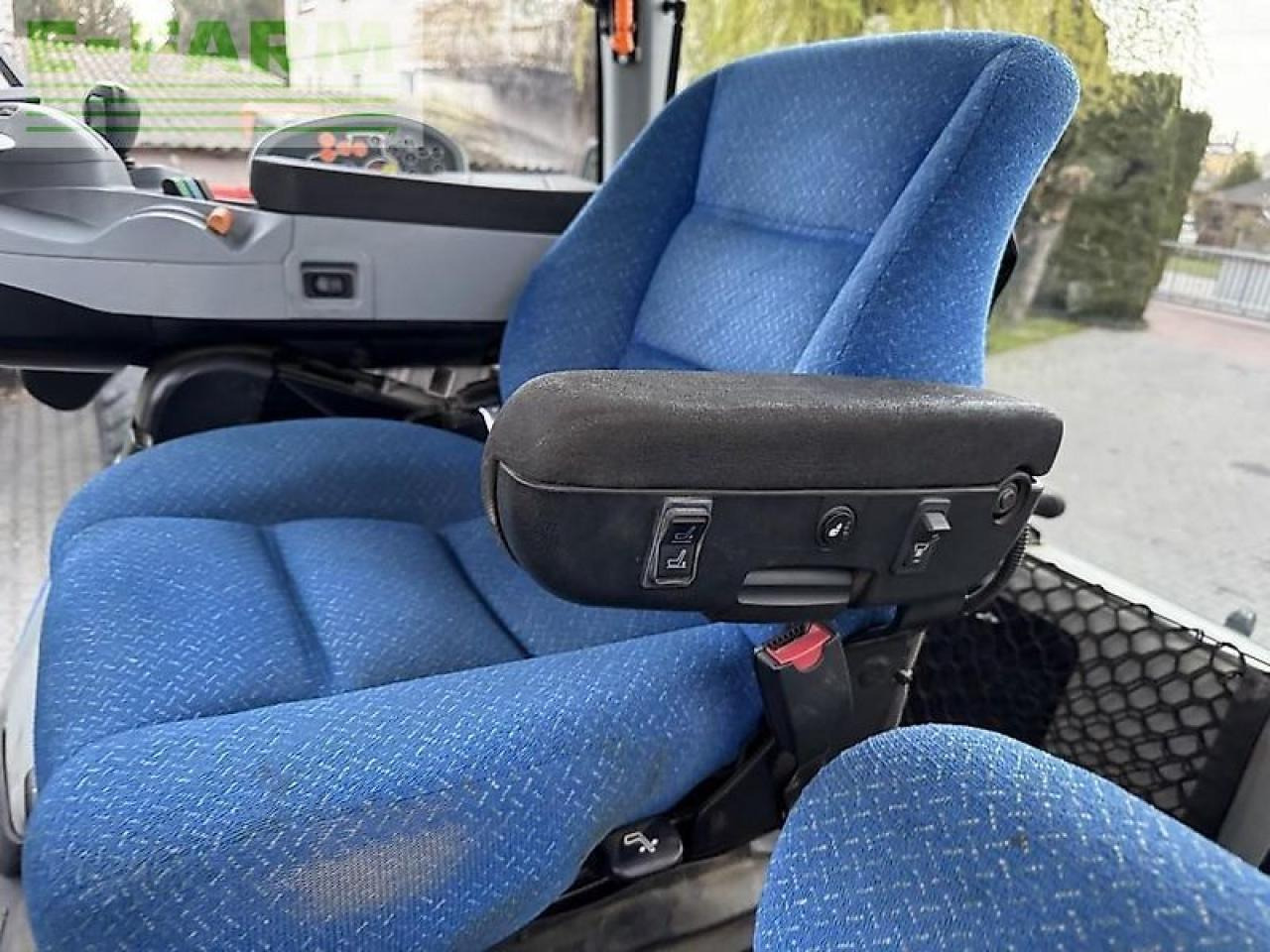 Traktor New Holland t8.330 ultra command: slika 11