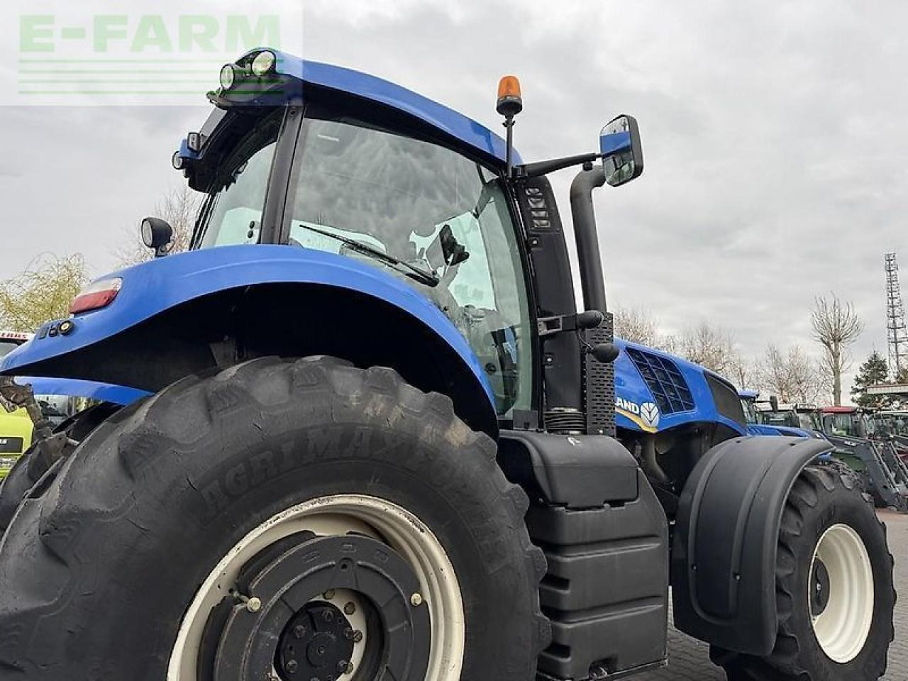 Traktor New Holland t8.330 ultra command: slika 23