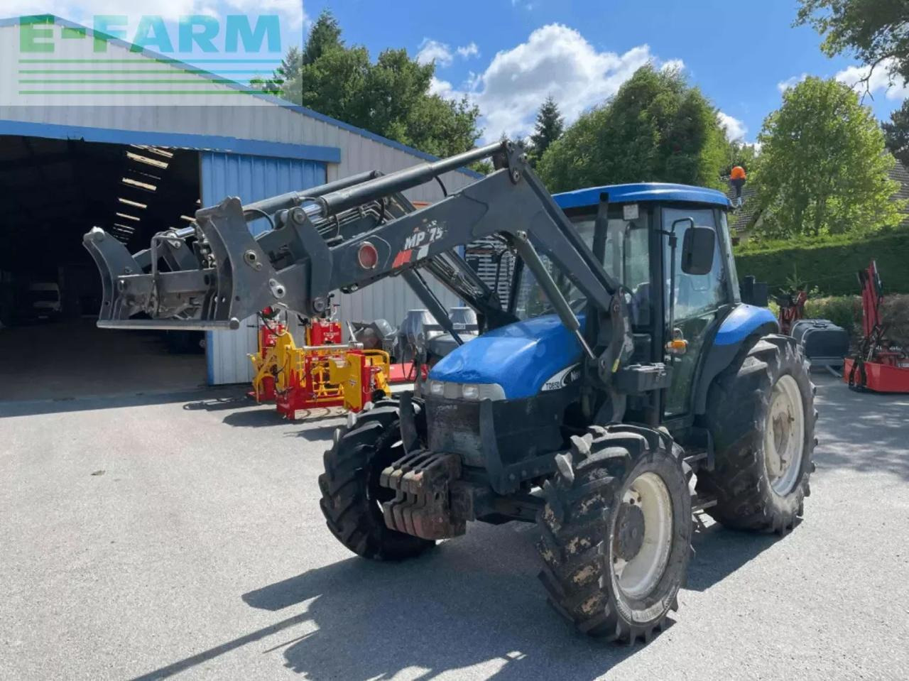 New Holland tracteur agricole td85d new holland D - Traktor: slika 1 New Holland tracteur agricole td85d new holland D - Traktor: slika 1