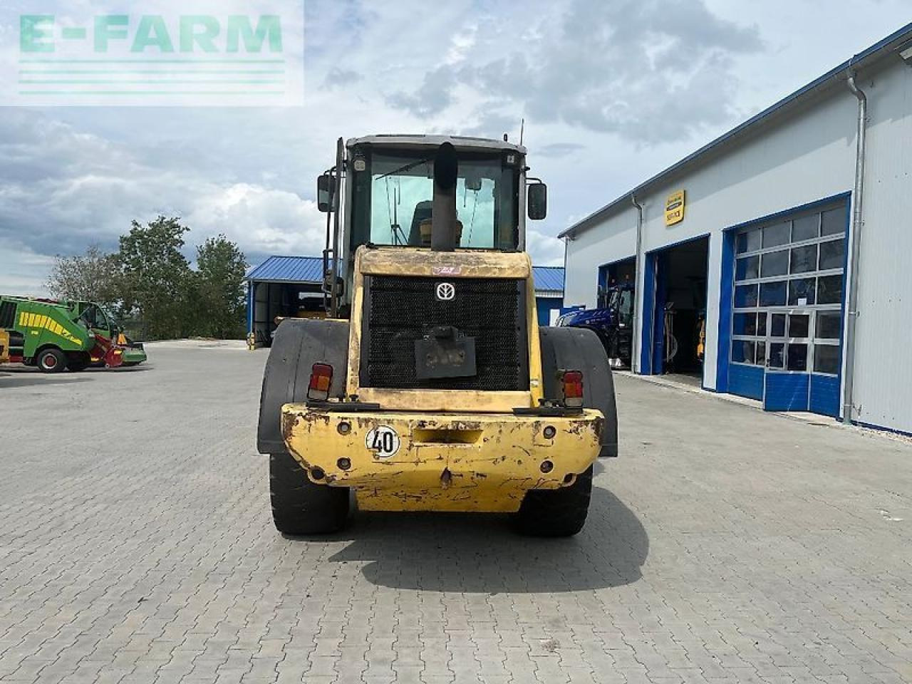 New Holland w 130 b - Mini bager: slika 3 New Holland w 130 b - Mini bager: slika 3