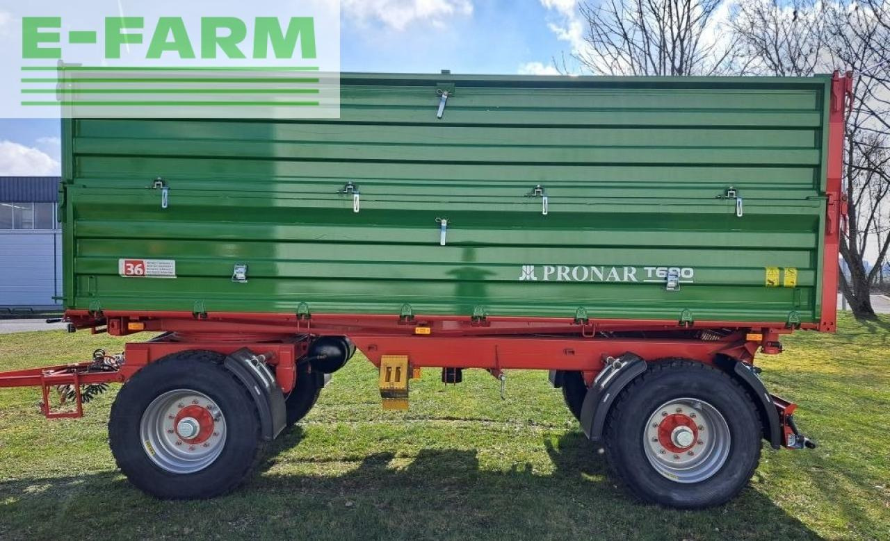 Pronar t680 zweiachs- dreiseitenkipper - Traktorska prikolica za farmu/ Kiper: slika 2 Pronar t680 zweiachs- dreiseitenkipper - Traktorska prikolica za farmu/ Kiper: slika 2
