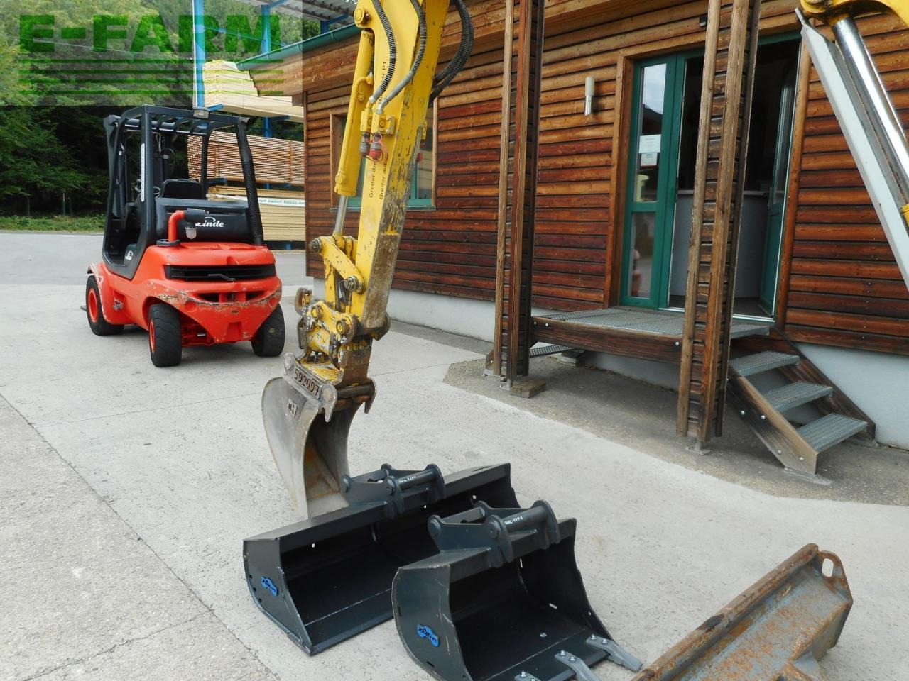 Mini bager Takeuchi tb 235 ( 3.605kg ) powertilt + hydr. sw: slika 12