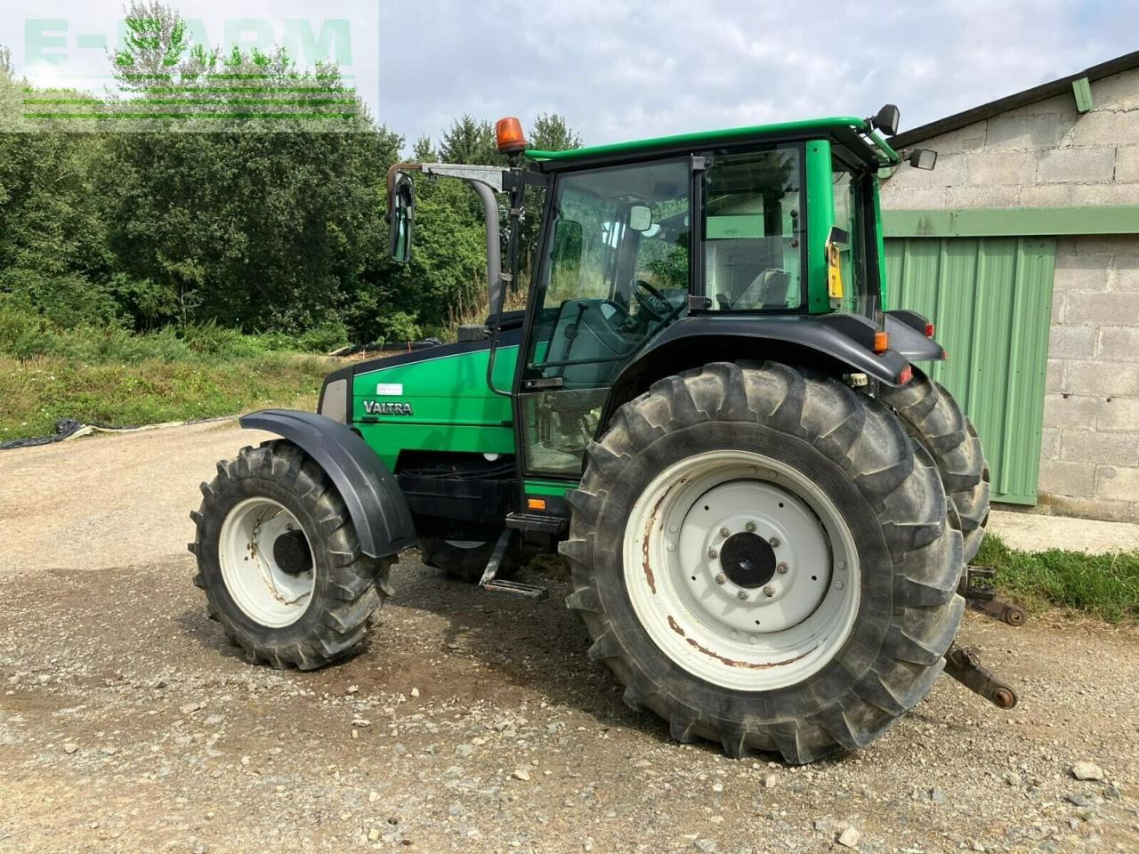 Valtra a85 - Traktor: slika 1 Valtra a85 - Traktor: slika 1