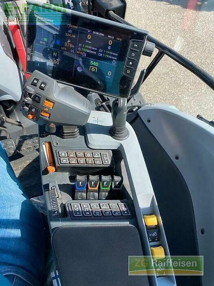 Traktor Valtra g135v 1b9: slika 15