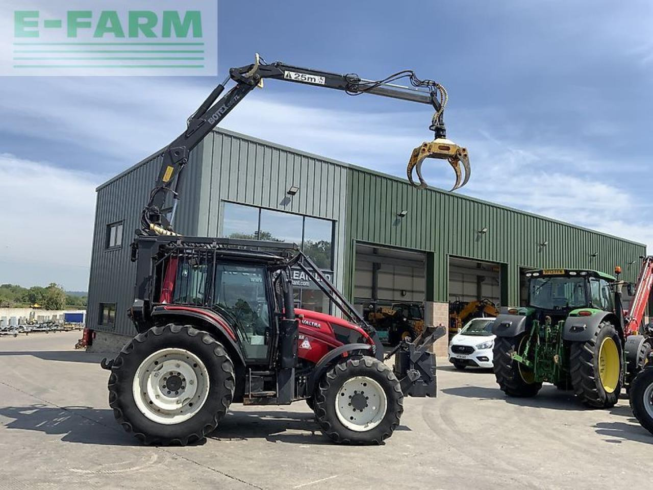 Valtra n123 hi tech tractor with roof mounted botex 560tl crane (st23285) - Traktor: slika 1 Valtra n123 hi tech tractor with roof mounted botex 560tl crane (st23285) - Traktor: slika 1
