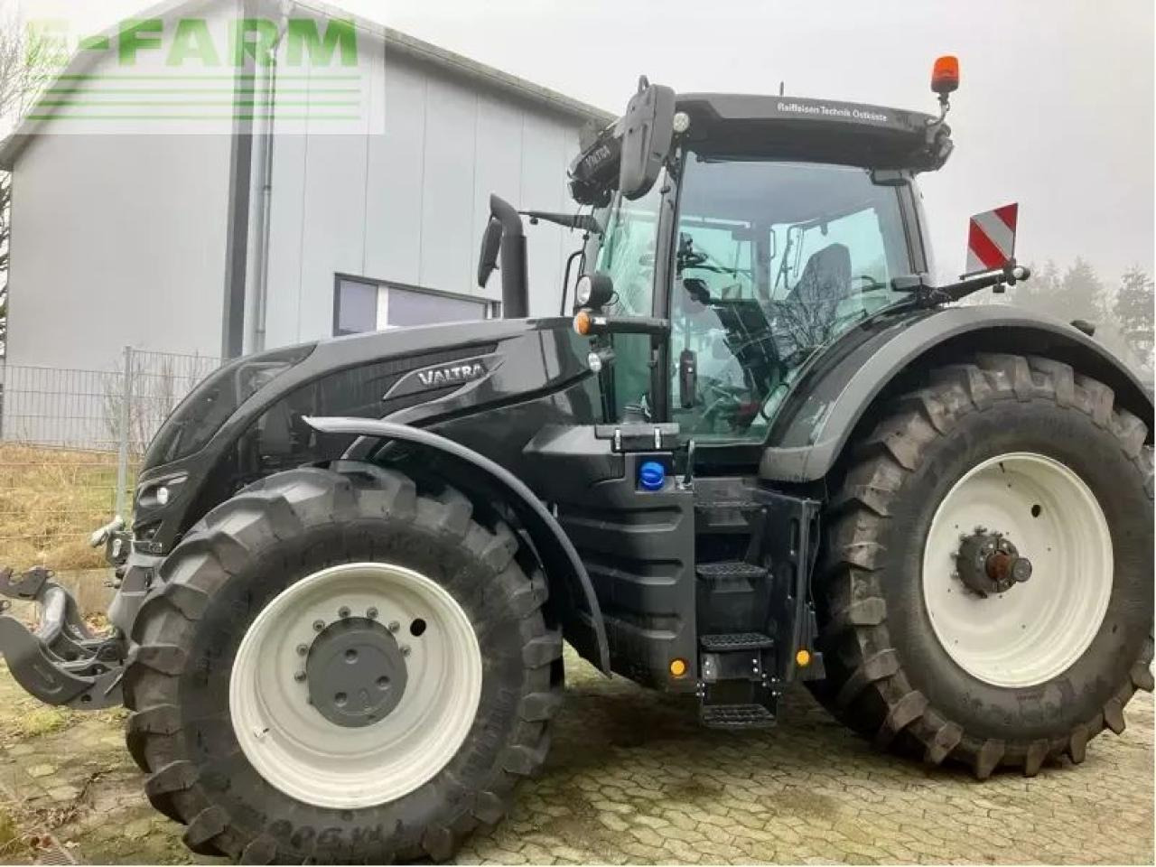 Valtra s324 smarttouch mr19 - Traktor: slika 2 Valtra s324 smarttouch mr19 - Traktor: slika 2