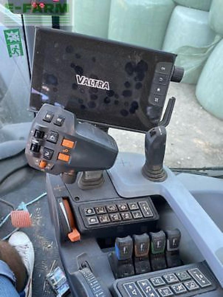 Valtra t235v - Traktor: slika 4 Valtra t235v - Traktor: slika 4