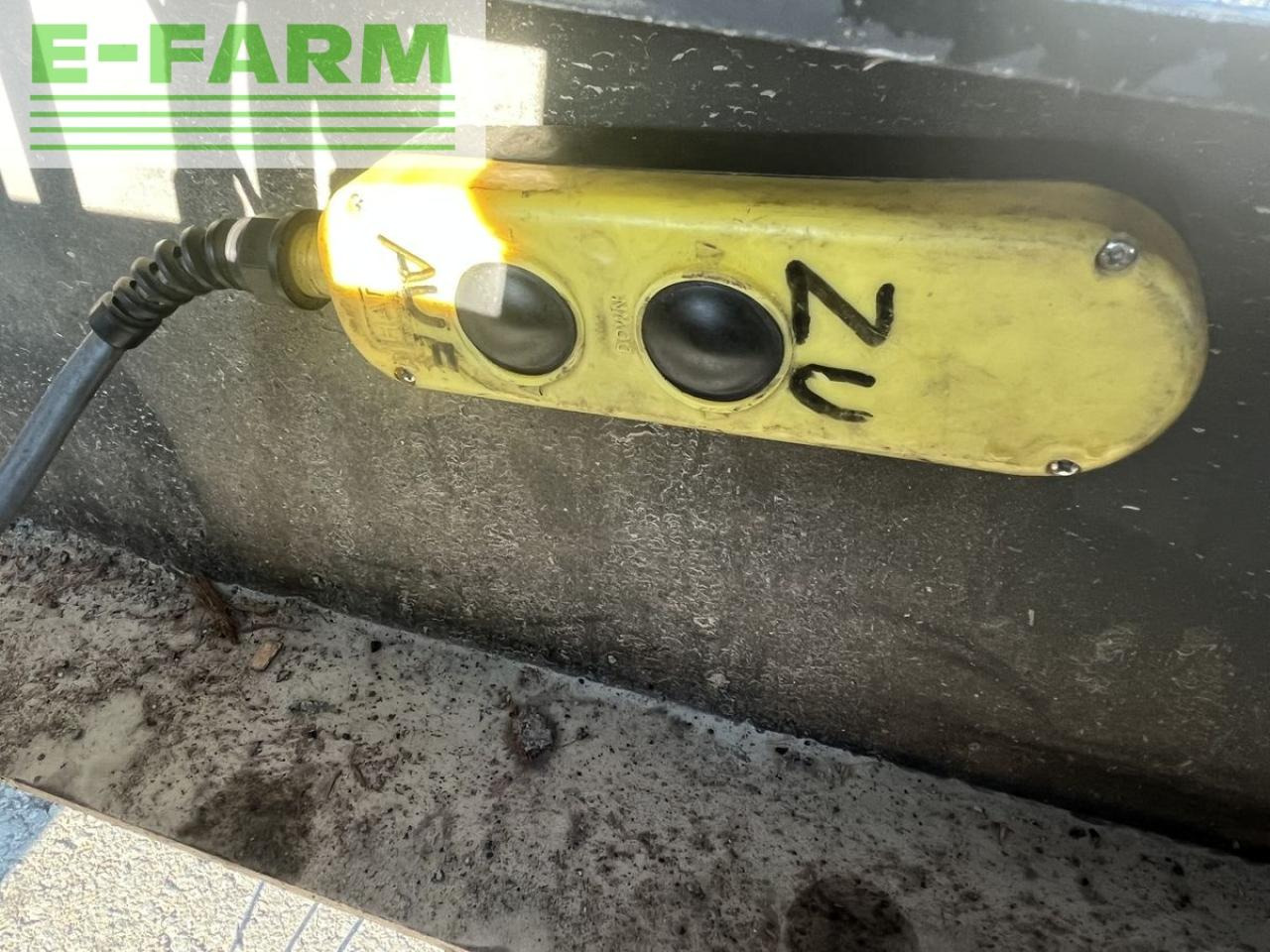 Traktorska prikolica za farmu/ Kiper Wielton prc2hp: slika 9