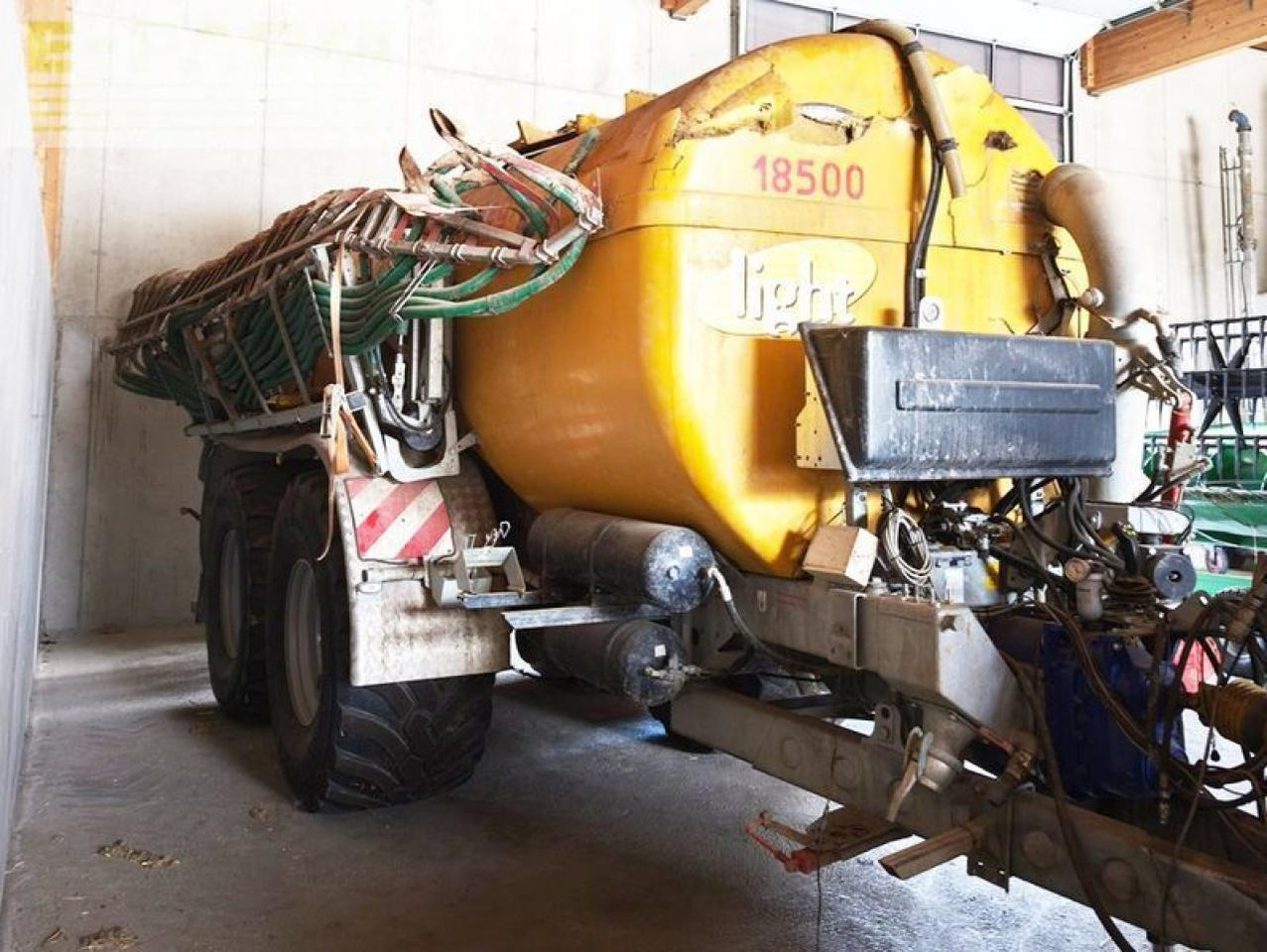 Light 18.500 polyesterfass mit unfallschaden - Cisterna za osoku: slika 4 Light 18.500 polyesterfass mit unfallschaden - Cisterna za osoku: slika 4