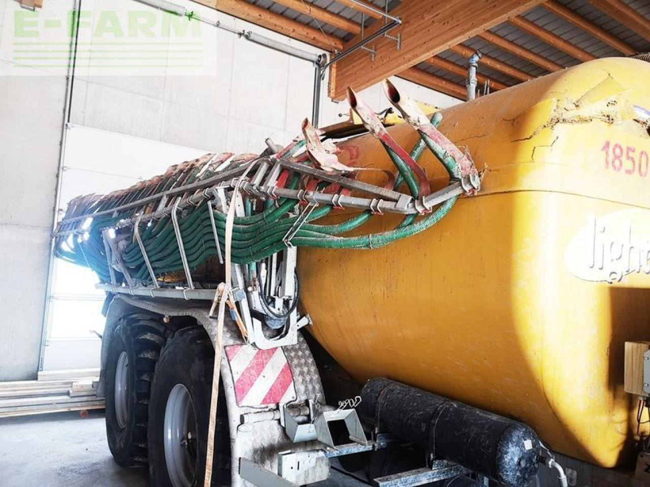 Light 18.500 polyesterfass mit unfallschaden - Cisterna za osoku: slika 5 Light 18.500 polyesterfass mit unfallschaden - Cisterna za osoku: slika 5