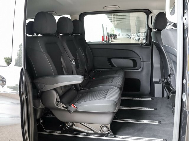 MERCEDES-BENZ EQV 300 Extralang,8Sitze,2elektr.Schiebetür,LED - Minibus, Električni autobus: slika 5 MERCEDES-BENZ EQV 300 Extralang,8Sitze,2elektr.Schiebetür,LED - Minibus, Električni autobus: slika 5