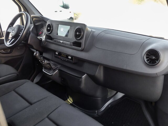 MERCEDES-BENZ Sprinter 214 CDI Kasten,3924,MBUX,Kamera - Mali kombi: slika 3 MERCEDES-BENZ Sprinter 214 CDI Kasten,3924,MBUX,Kamera - Mali kombi: slika 3