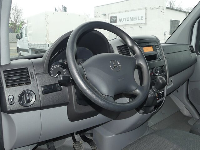 MERCEDES-BENZ Sprinter 311 CDI DOKA Pritsche,AHK,Standheizung - Dostavno vozilo sa otvorenom sandukom, Dostavno vozilo sa duplom kabinom: slika 4 MERCEDES-BENZ Sprinter 311 CDI DOKA Pritsche,AHK,Standheizung - Dostavno vozilo sa otvorenom sandukom, Dostavno vozilo sa duplom kabinom: slika 4