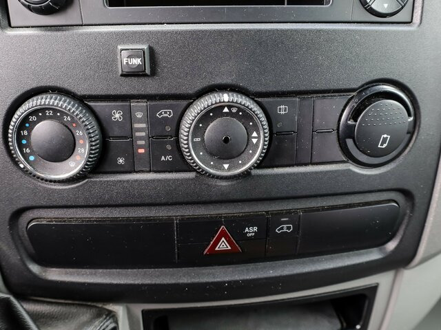 Dostavno vozilo sa otvorenom sandukom, Dostavno vozilo sa duplom kabinom MERCEDES-BENZ Sprinter 316CDI DOKA,Allrad,Klima: slika 9
