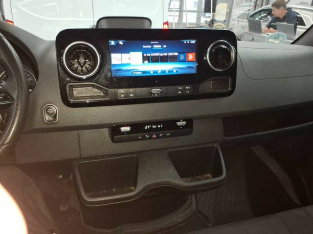 MERCEDES-BENZ Sprinter 317 CDI,3665mm,Automatik,Kamera... - Furgon: slika 3 MERCEDES-BENZ Sprinter 317 CDI,3665mm,Automatik,Kamera... - Furgon: slika 3