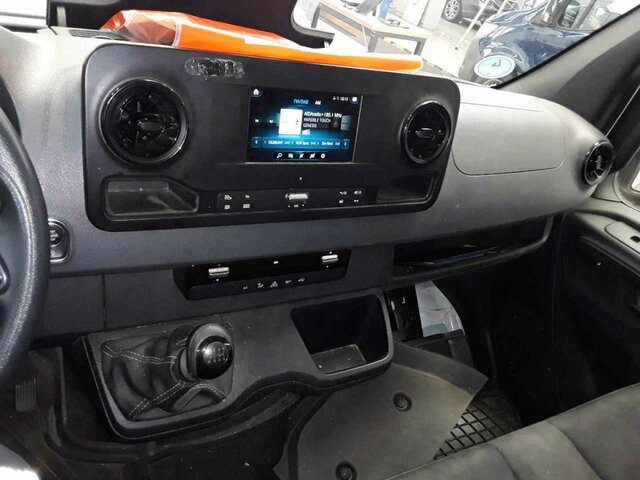 MERCEDES-BENZ Sprinter 317 CDI Kasten,L2H2,MBUX,Kamera - Furgon: slika 4 MERCEDES-BENZ Sprinter 317 CDI Kasten,L2H2,MBUX,Kamera - Furgon: slika 4