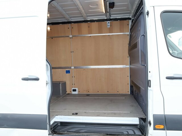 MERCEDES-BENZ Sprinter 317 CDI Kasten,L2H2,MBUX,Kamera - Furgon: slika 2 MERCEDES-BENZ Sprinter 317 CDI Kasten,L2H2,MBUX,Kamera - Furgon: slika 2