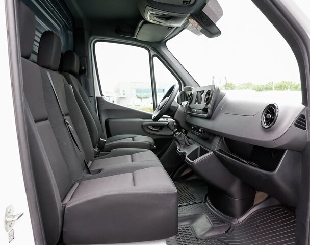 MERCEDES-BENZ Sprinter 317 CDI Kasten,L2H2,MBUX,Kamera - Furgon: slika 3 MERCEDES-BENZ Sprinter 317 CDI Kasten,L2H2,MBUX,Kamera - Furgon: slika 3