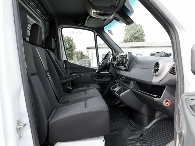 MERCEDES-BENZ Sprinter 317 CDI,L2H2,Automatik,Kamera,LED - Furgon: slika 3 MERCEDES-BENZ Sprinter 317 CDI,L2H2,Automatik,Kamera,LED - Furgon: slika 3
