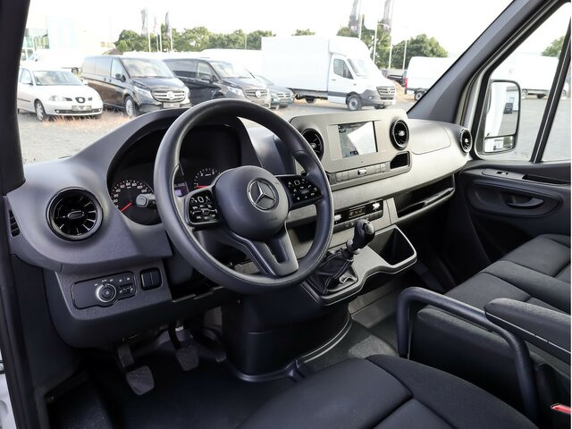 MERCEDES-BENZ Sprinter317CDI Maxi Koffer,Klima,MBUX,Kamera - Dostavno vozilo sa zatvorenim sandukom: slika 4 MERCEDES-BENZ Sprinter317CDI Maxi Koffer,Klima,MBUX,Kamera - Dostavno vozilo sa zatvorenim sandukom: slika 4