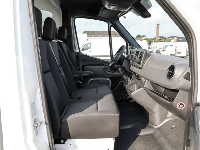 MERCEDES-BENZ Sprinter317CDI Maxi Koffer,Klima,MBUX,Kamera - Dostavno vozilo sa zatvorenim sandukom: slika 2 MERCEDES-BENZ Sprinter317CDI Maxi Koffer,Klima,MBUX,Kamera - Dostavno vozilo sa zatvorenim sandukom: slika 2