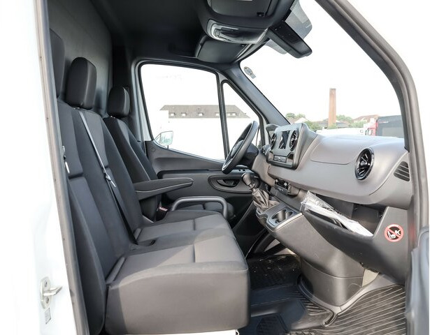 MERCEDES-BENZ Sprinter317CDI Maxi Koffer,LBW,Klima,Kamera - Dostavno vozilo sa zatvorenim sandukom: slika 2 MERCEDES-BENZ Sprinter317CDI Maxi Koffer,LBW,Klima,Kamera - Dostavno vozilo sa zatvorenim sandukom: slika 2