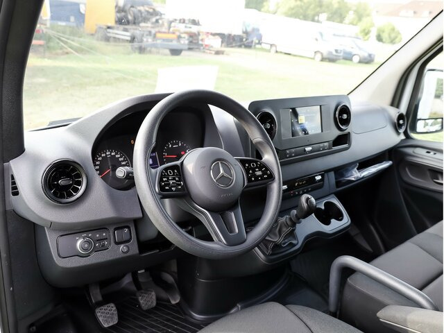 MERCEDES-BENZ Sprinter317CDI Maxi Koffer,LBW,Klima,Kamera - Dostavno vozilo sa zatvorenim sandukom: slika 4 MERCEDES-BENZ Sprinter317CDI Maxi Koffer,LBW,Klima,Kamera - Dostavno vozilo sa zatvorenim sandukom: slika 4