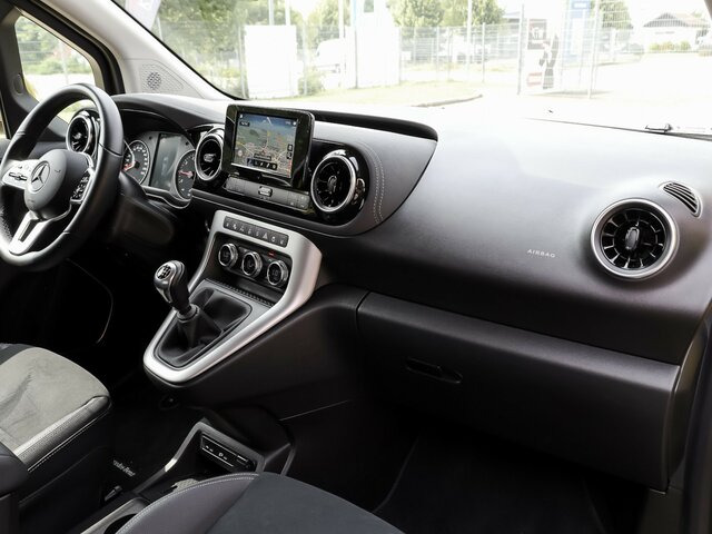 MERCEDES-BENZ T 180 Progressive,LED,Navi,Kamera,Tempomat - Putnički kombi: slika 4 MERCEDES-BENZ T 180 Progressive,LED,Navi,Kamera,Tempomat - Putnički kombi: slika 4
