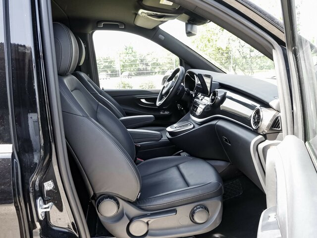 MERCEDES-BENZ V 300 Avantgarde Extralang,Allrad,2Schiebetüren - Minibus, Putnički kombi: slika 3 MERCEDES-BENZ V 300 Avantgarde Extralang,Allrad,2Schiebetüren - Minibus, Putnički kombi: slika 3