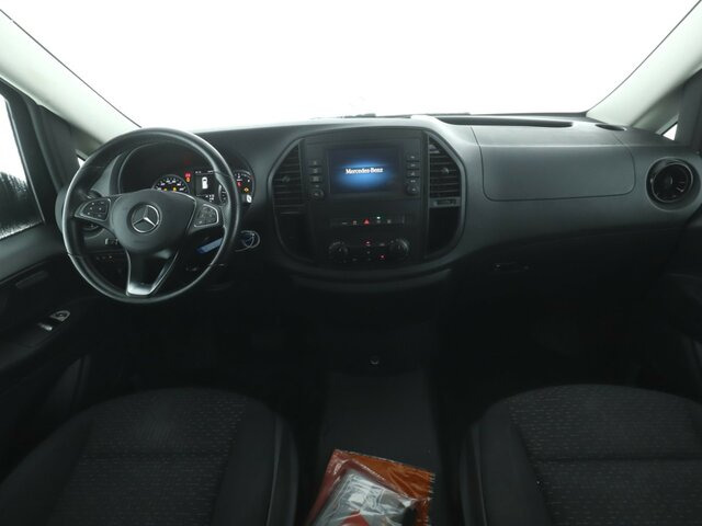 MERCEDES-BENZ Vito 114 TourerPro,Allrad,Automatik,Standheizung... - Putnički kombi: slika 2 MERCEDES-BENZ Vito 114 TourerPro,Allrad,Automatik,Standheizung... - Putnički kombi: slika 2