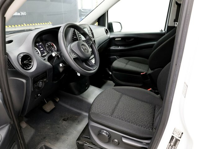 MERCEDES-BENZ Vito 114 TourerPro,lang,Automatik,8Sitze,Kamera... - Putnički kombi: slika 2 MERCEDES-BENZ Vito 114 TourerPro,lang,Automatik,8Sitze,Kamera... - Putnički kombi: slika 2