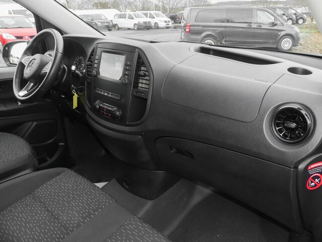 MERCEDES-BENZ Vito 116CDI lang,TourerPro,2Klima,9Sitze,Kamera - Minibus, Putnički kombi: slika 4 MERCEDES-BENZ Vito 116CDI lang,TourerPro,2Klima,9Sitze,Kamera - Minibus, Putnički kombi: slika 4
