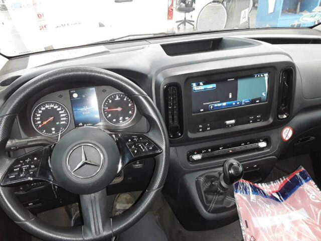 MERCEDES-BENZ Vito116CDI KA lang,Klima,Tempomat,Kamera... - Mali kombi: slika 2 MERCEDES-BENZ Vito116CDI KA lang,Klima,Tempomat,Kamera... - Mali kombi: slika 2