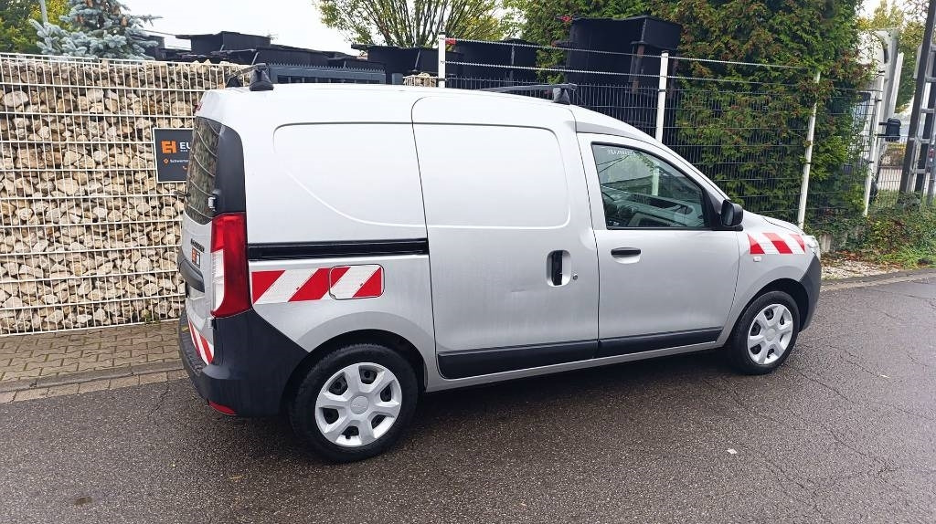 Dacia Dokker Transporter, Kastenwagen, Werkstattschränke - Mali kombi: slika 4 Dacia Dokker Transporter, Kastenwagen, Werkstattschränke - Mali kombi: slika 4