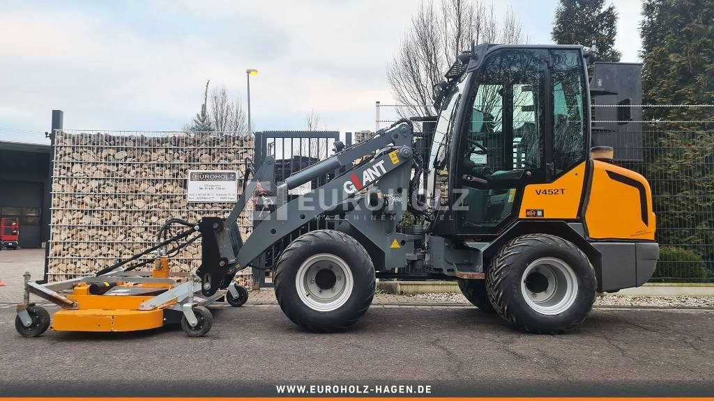 GiANT Radlader V452T, Bodenfräse, Mähwerk, Frontschaufel - Zglobni utovarivač: slika 4 GiANT Radlader V452T, Bodenfräse, Mähwerk, Frontschaufel - Zglobni utovarivač: slika 4